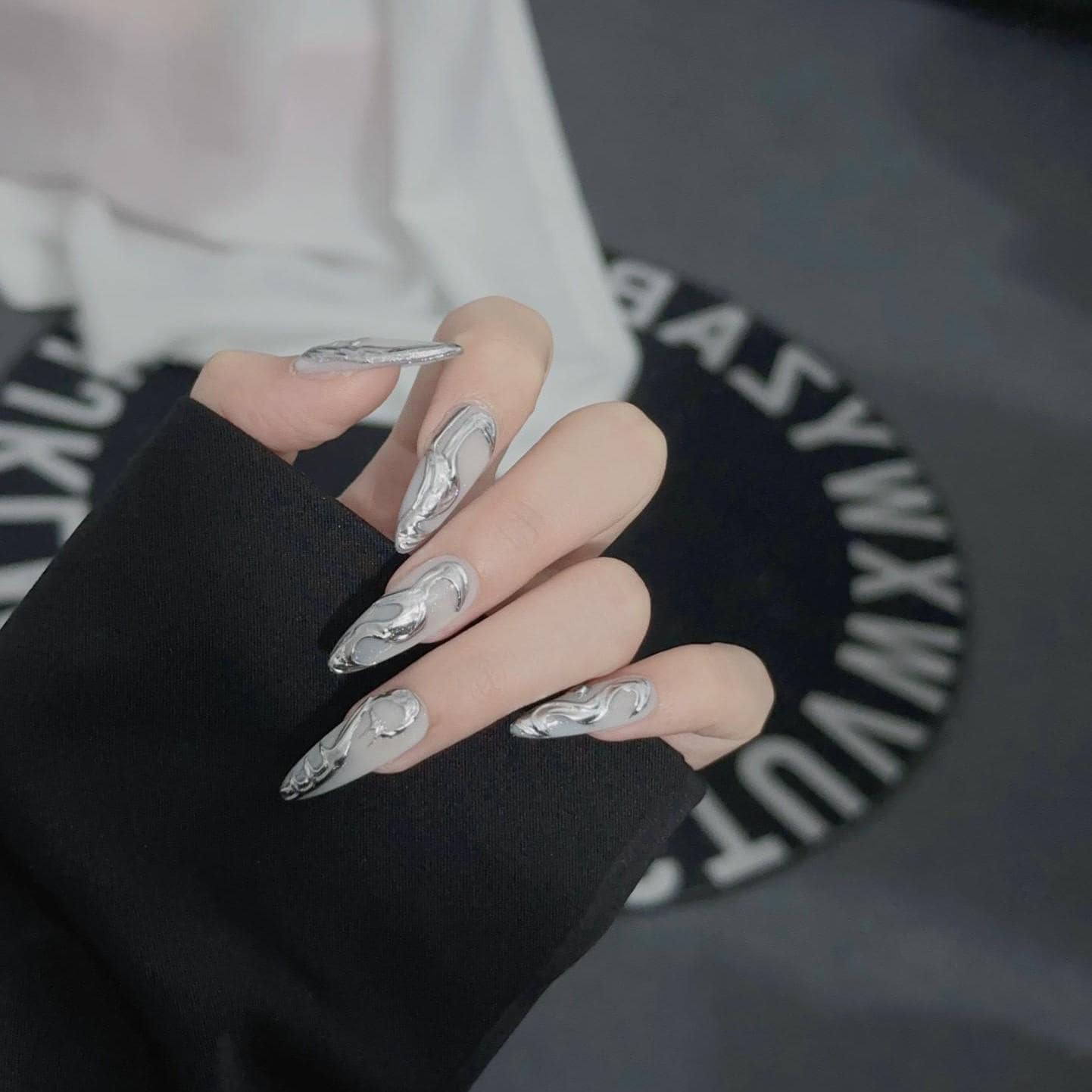 Y2K metallic silver handmade nails punk press on nails gel nails long stiletto fake nails cool girl nail