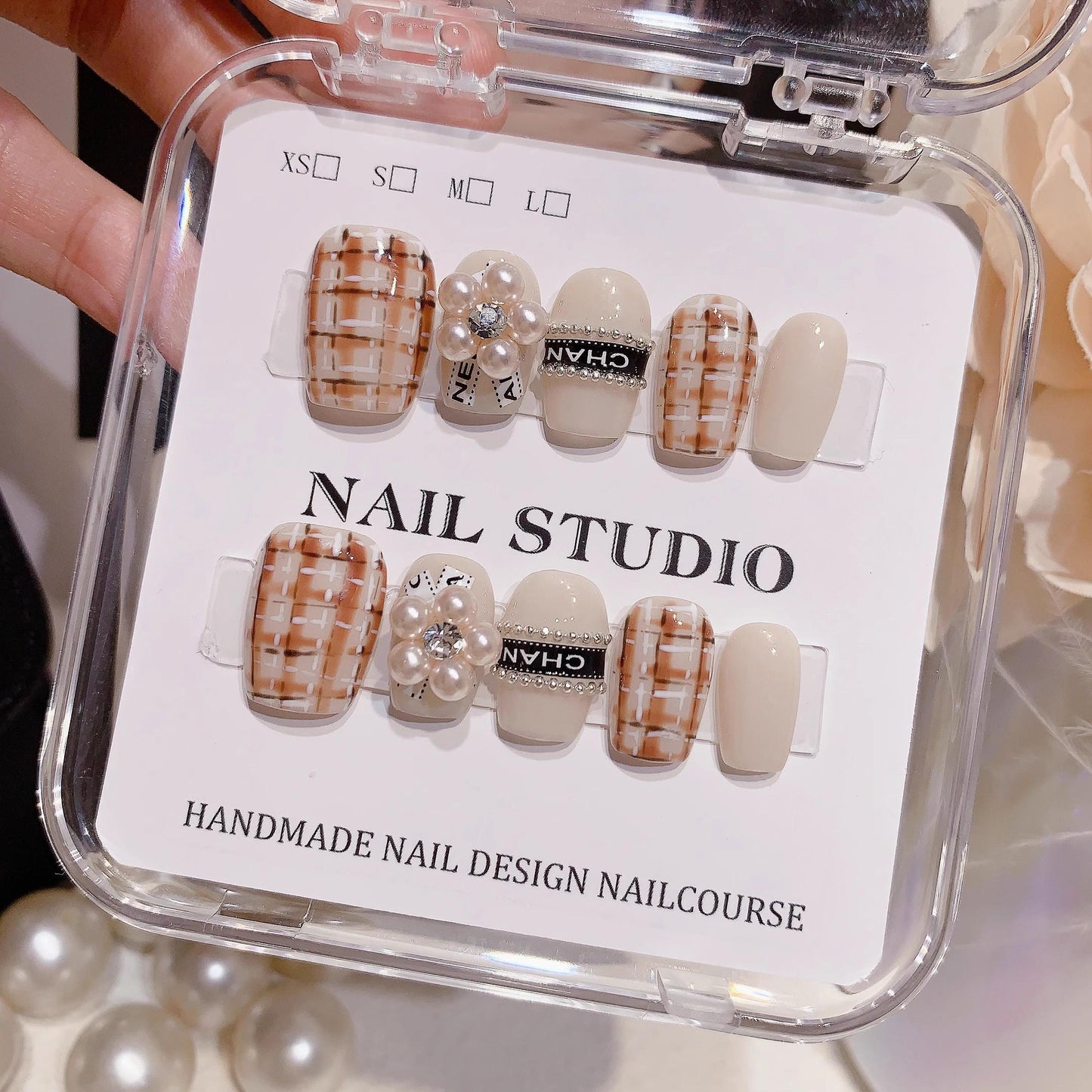 Luxury plaid handmade nails pearls flower press on nails gel nails tawny white color nail art fake nails reusable extra short coffin