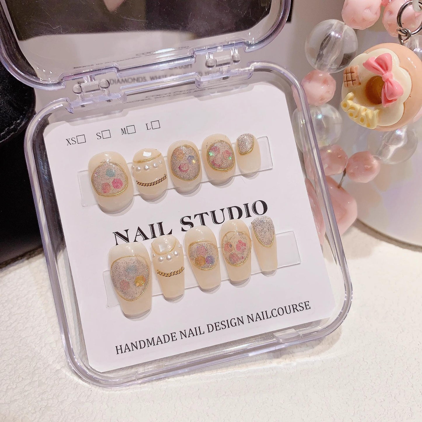 Baroque style nude pearls gold lines handmade press on nails fake nails shinny nails art trendy nails short round&short coffin