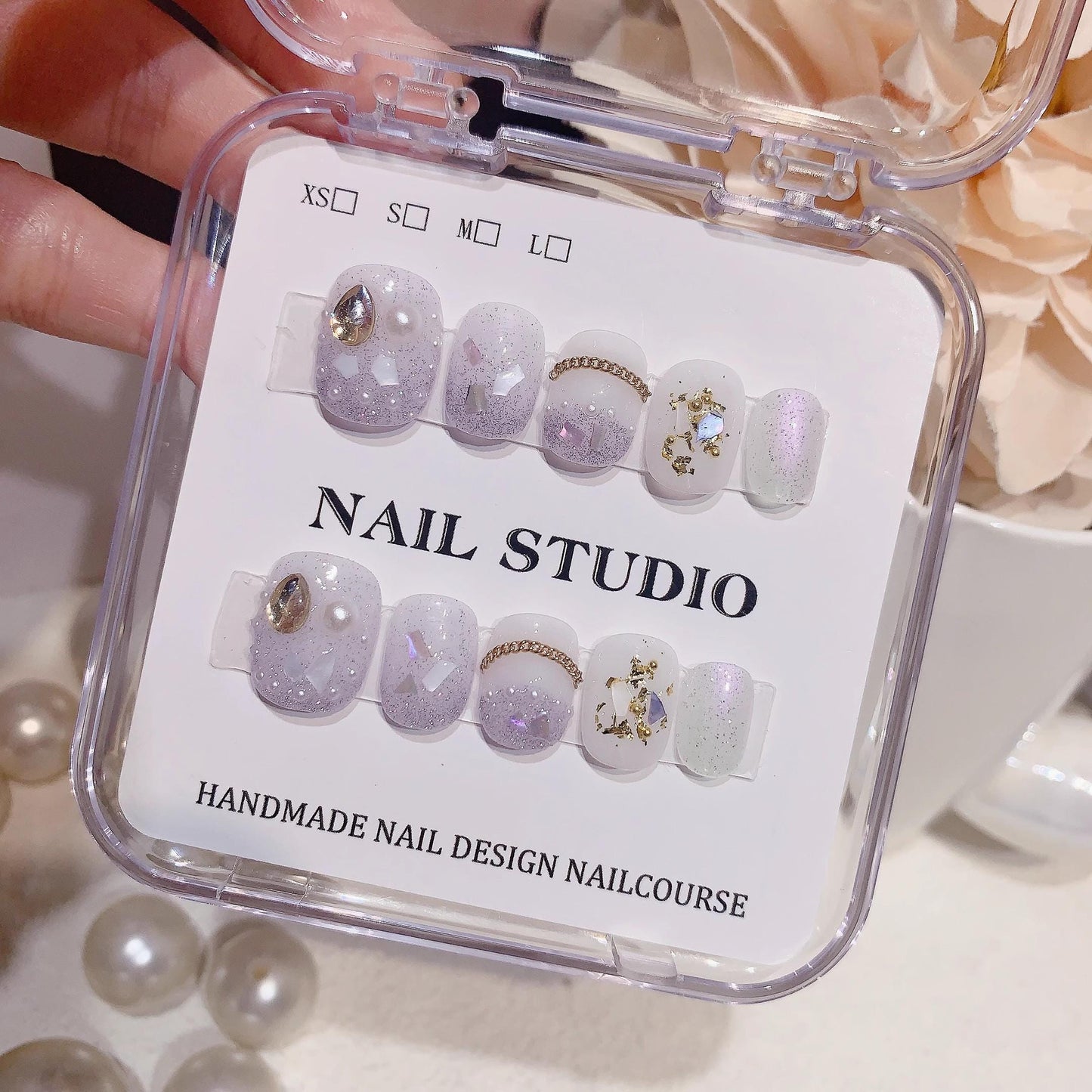 Luxury dreamy purple handmade nails shells shinny glitter glod chains press on nails fake nails reusable nail short rounded nails daily nail