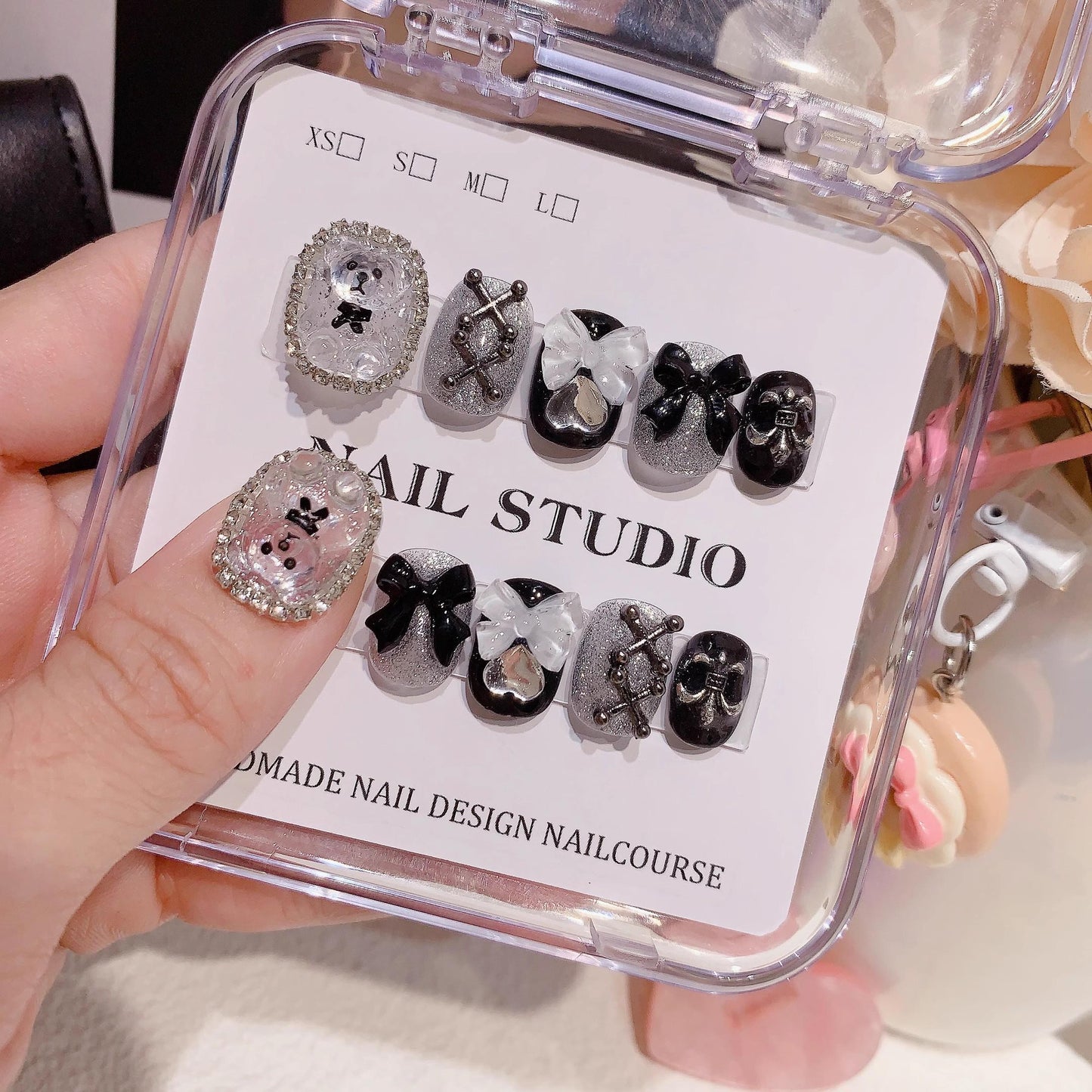 Luxury black nails clear little bear nails handmade press on nails Y2K diamond bow short rounded sweetie cool nails