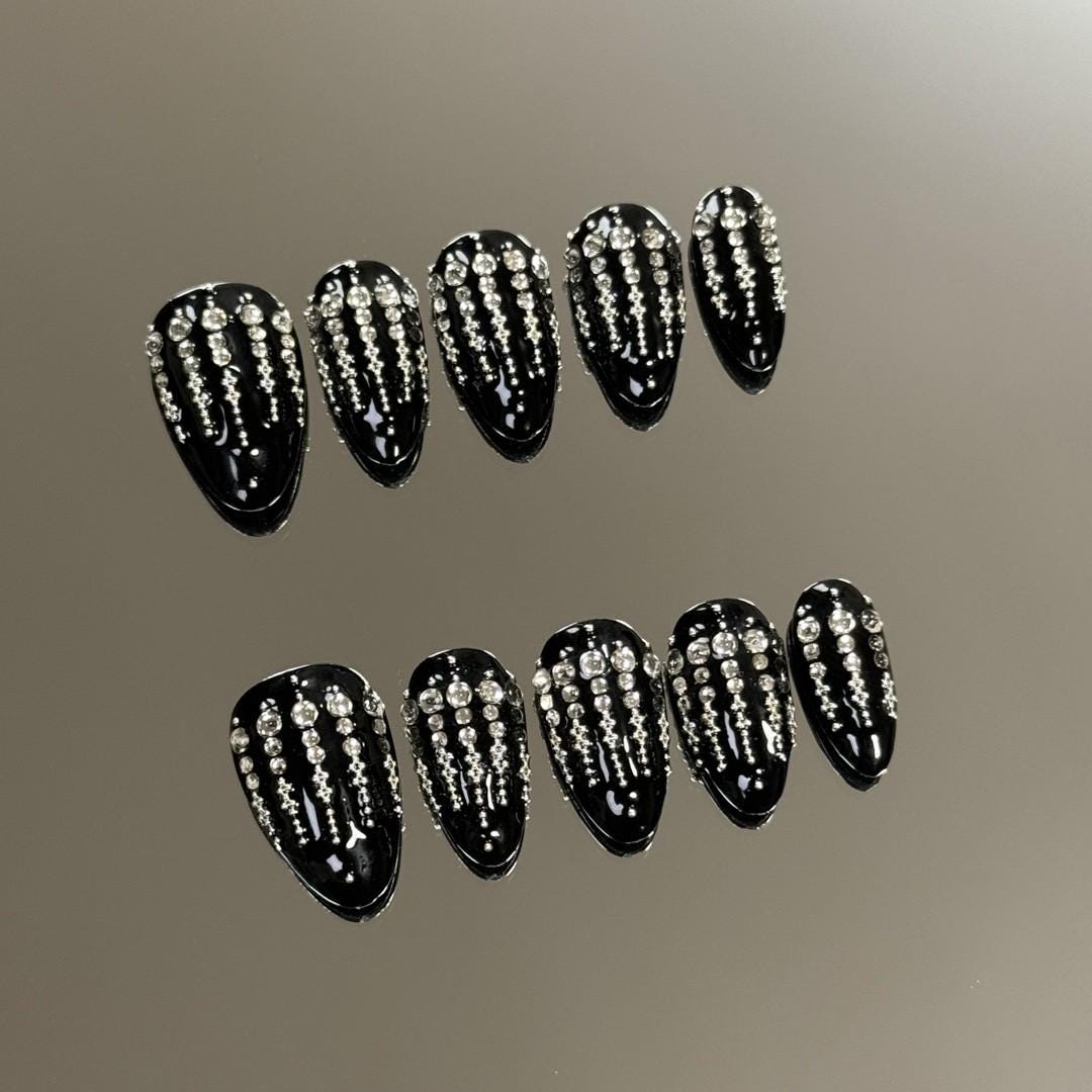 Luxury Y2K black diamond rivet handmade nails punk press on nails gel nails cool short almond