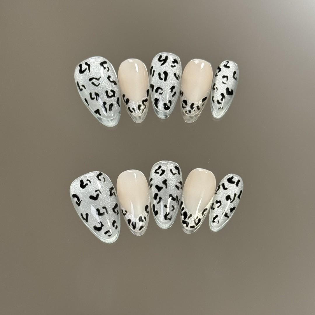 Luxury silver cat eye leopard print handmade nails press on nails short almond gentle nails fake nails