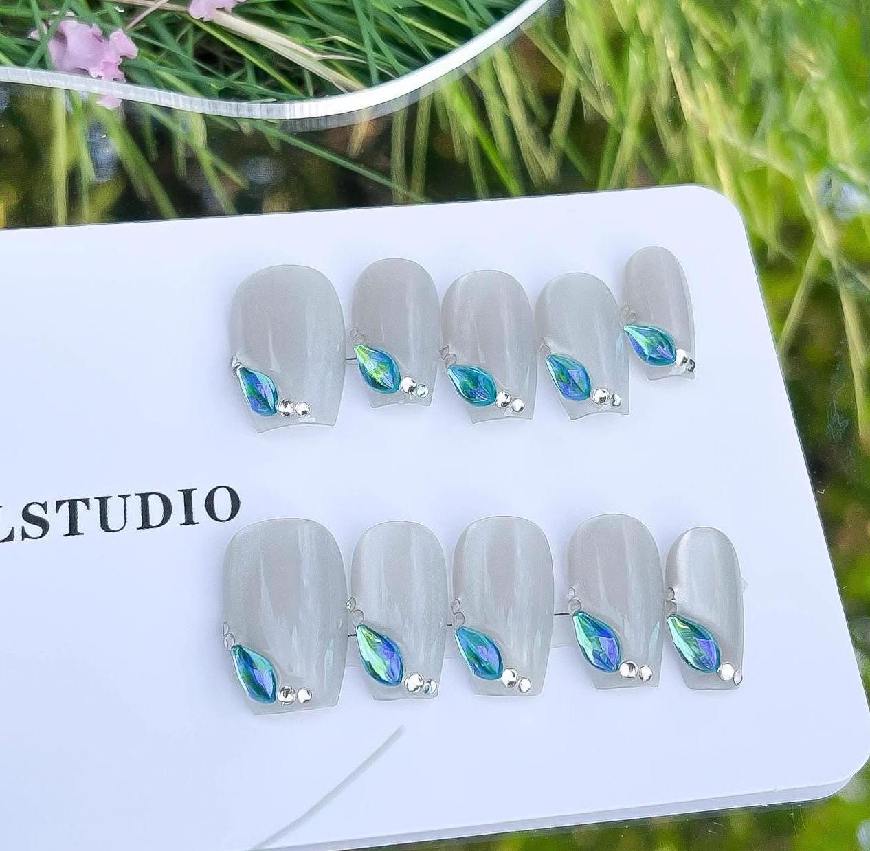 Luxury grey handmade nails blue diamond press on nails gel nails short coffin [blue tear]